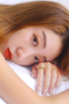 美女把尿口扒开灌牛奶